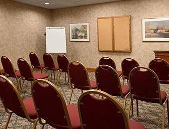 Hotel Wingate By Wyndham Airport 3*